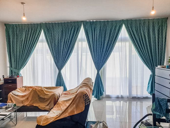 blue-curtains-dubai