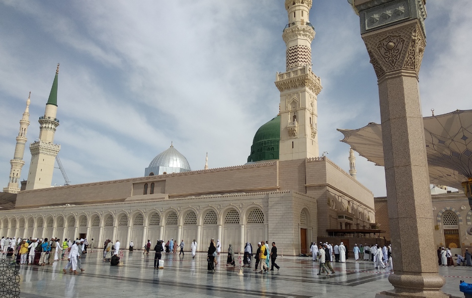 Seasonal Demand and Its Impact on December Umrah Packages